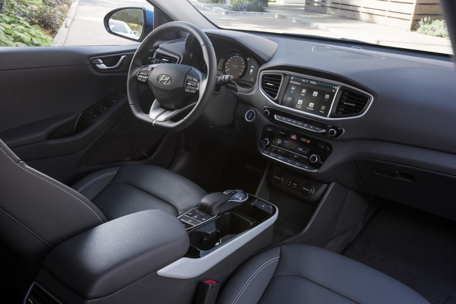 Интерьер Hyundai IONIQ electric (AE) 2016 года  (NA) (фото 29 из 41)